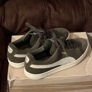 Puma Suede Men's Sneakers - Olive and White